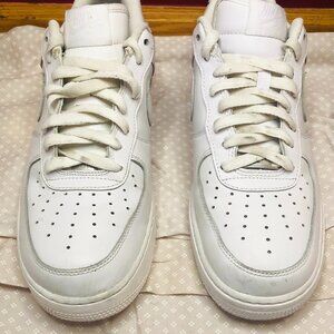 Nike Air Force 1 White – Size 10.5